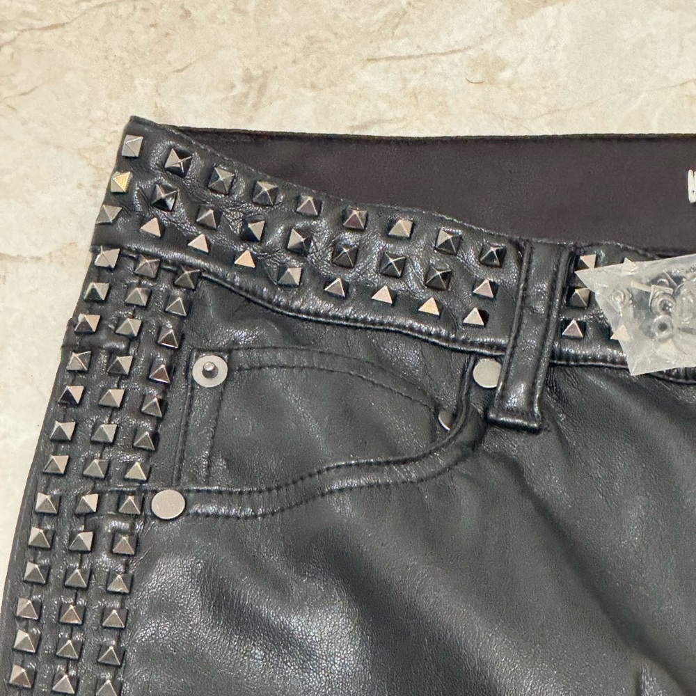 Alice & Olivia New NWT current style $795 100% leather metal studs pants size 4